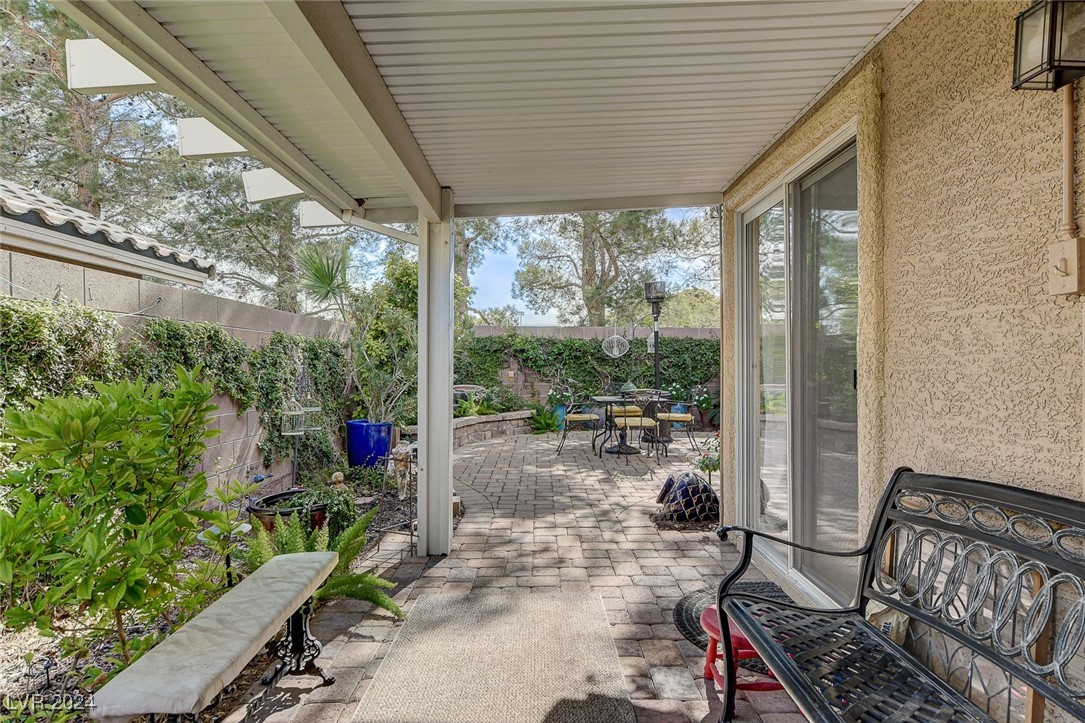 10529 Shadowland Avenue