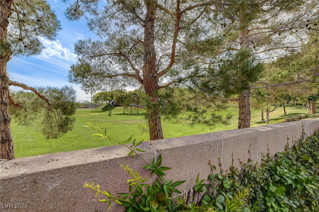 10529 Shadowland Avenue