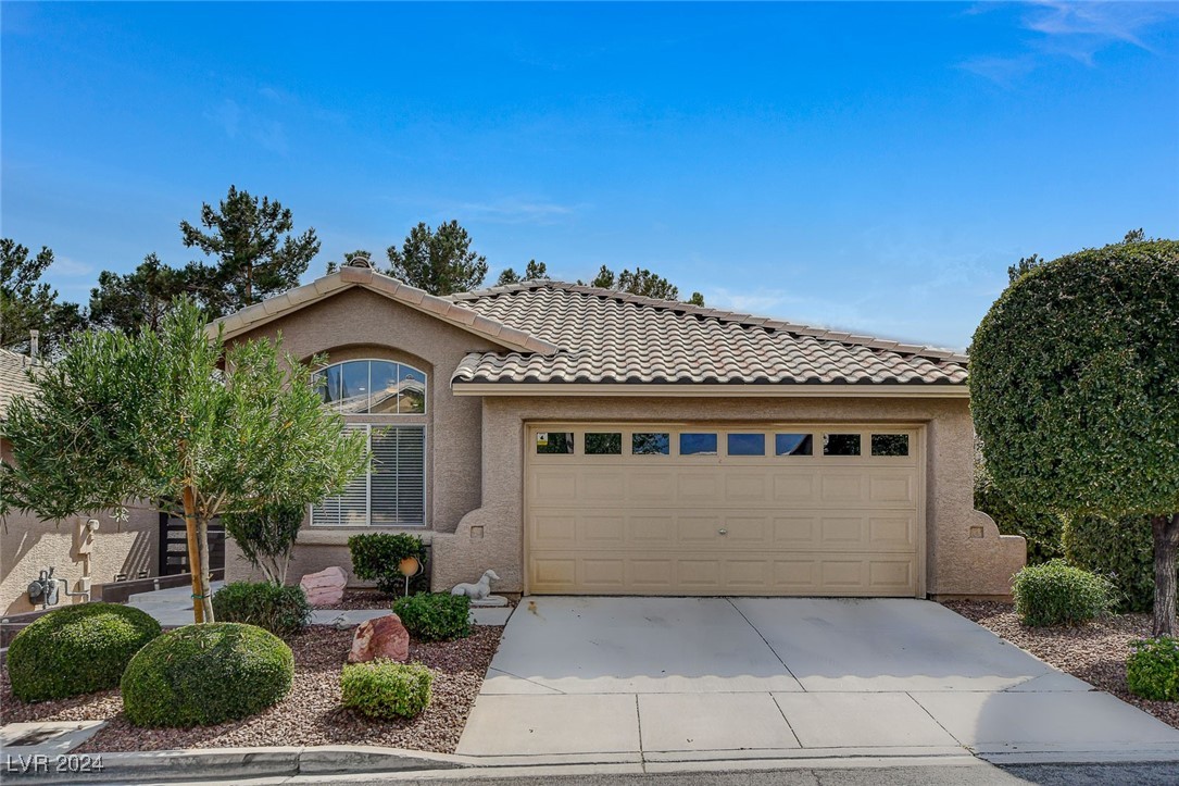 10529 Shadowland Avenue