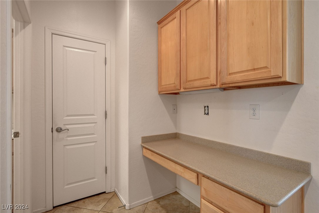 2609 Mourning Warbler Avenue