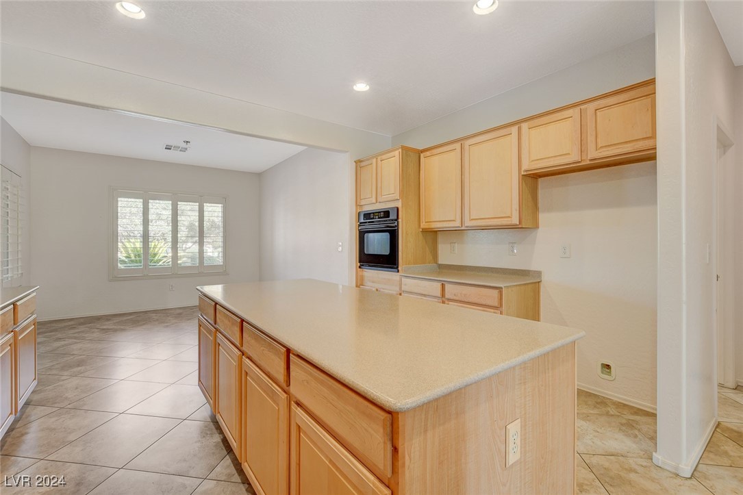 2609 Mourning Warbler Avenue