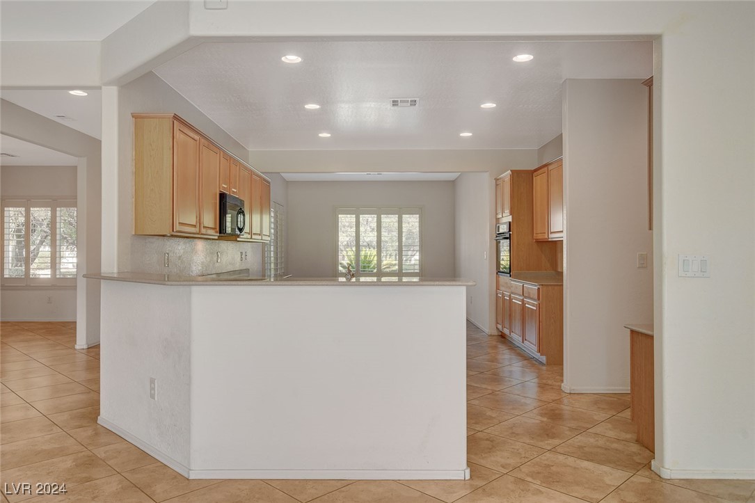 2609 Mourning Warbler Avenue