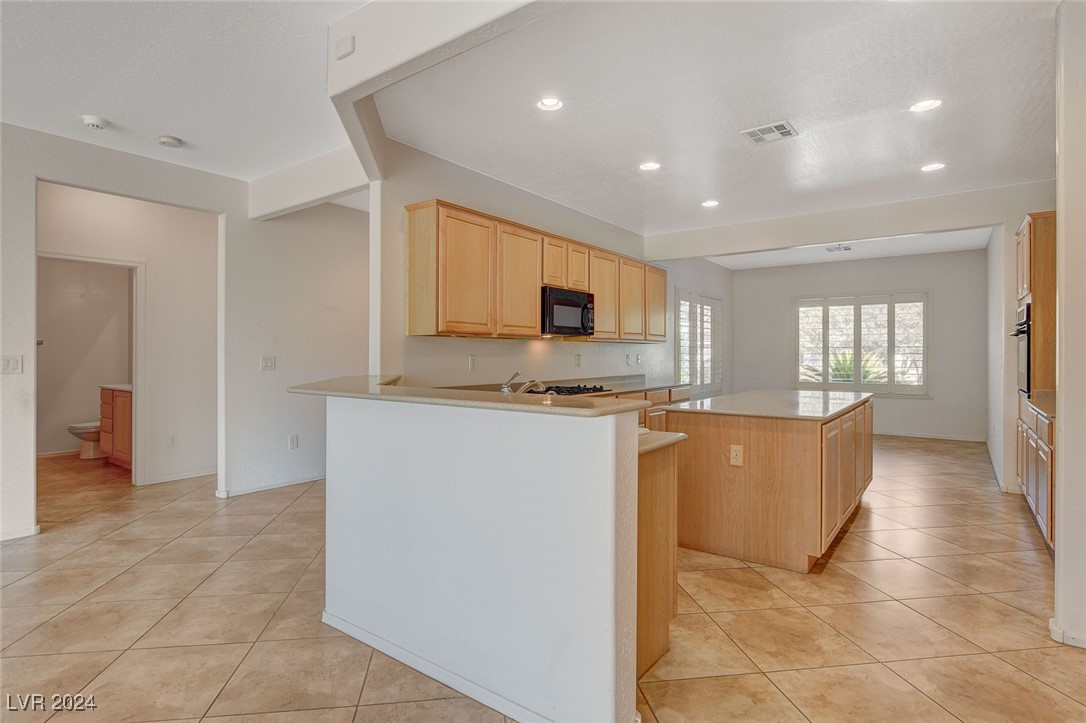 2609 Mourning Warbler Avenue