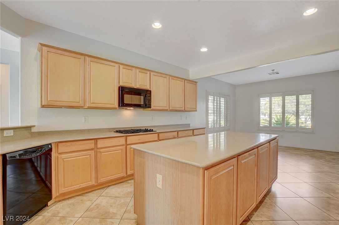 2609 Mourning Warbler Avenue