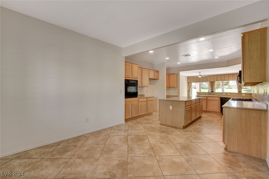 2609 Mourning Warbler Avenue