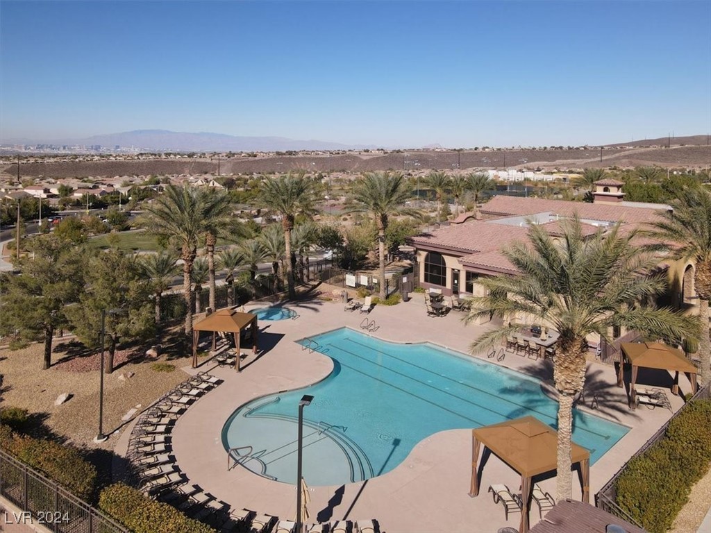 2729 King Louis Street