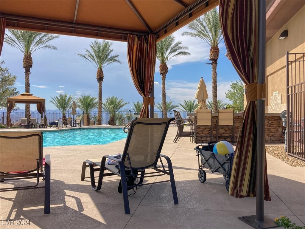 2729 King Louis Street