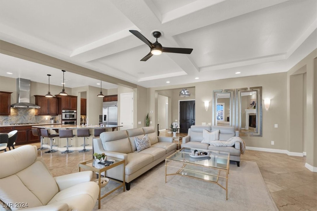 2729 King Louis Street