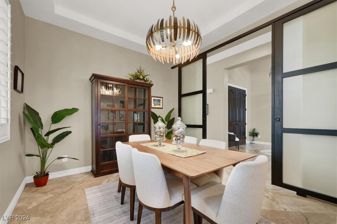 2729 King Louis Street