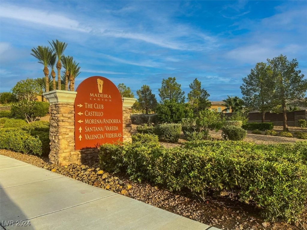 2729 King Louis Street