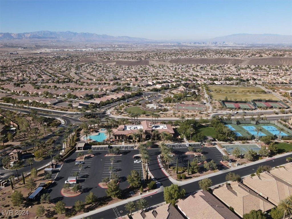 2729 King Louis Street