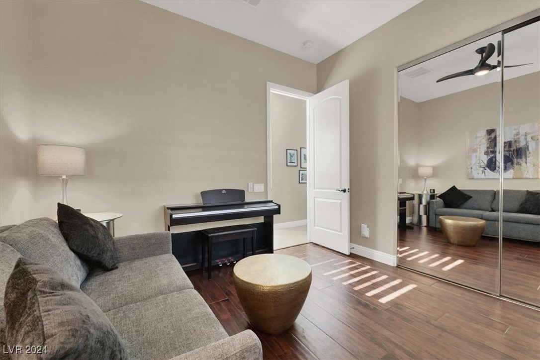 2729 King Louis Street