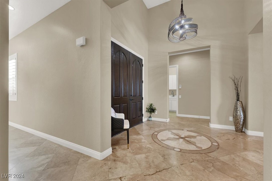 2729 King Louis Street