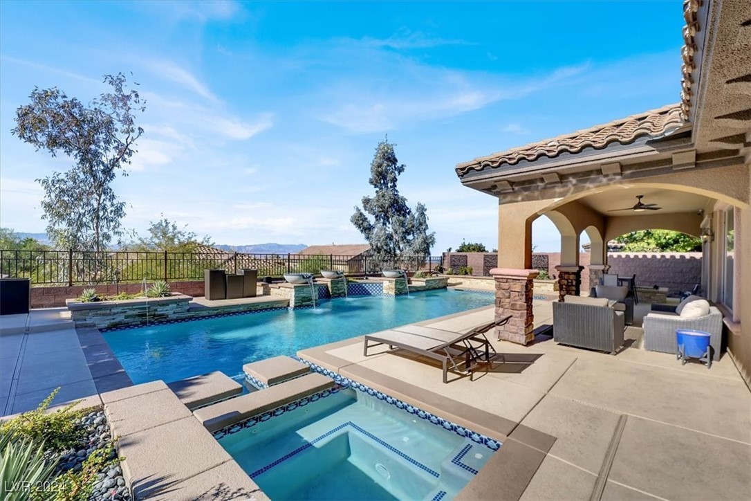 2729 King Louis Street