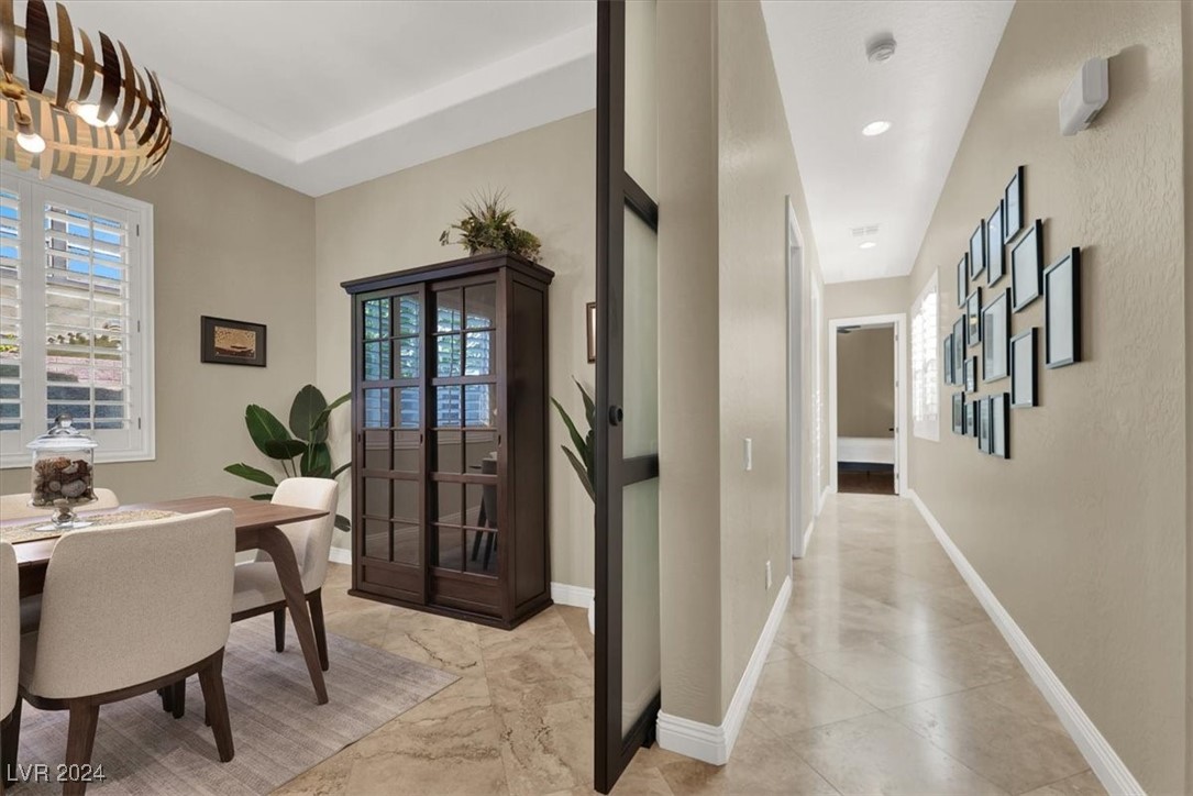 2729 King Louis Street