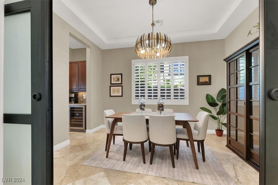 2729 King Louis Street