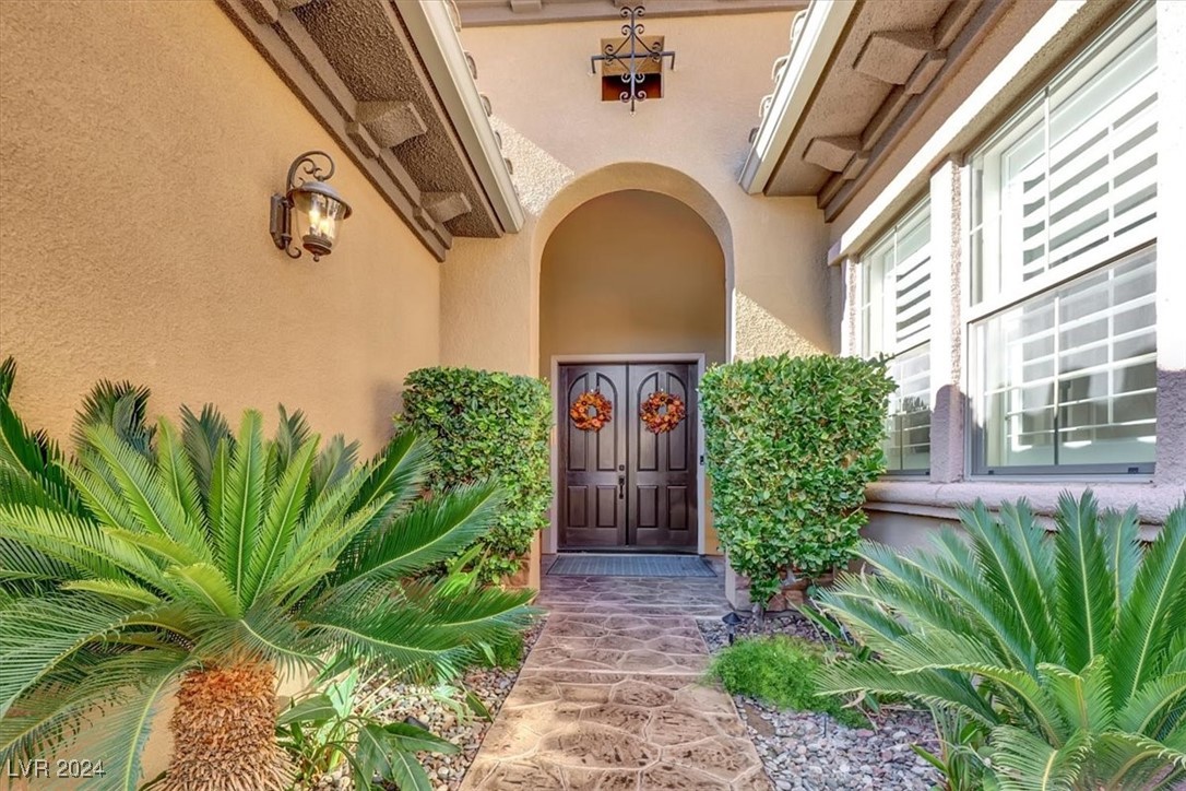 2729 King Louis Street