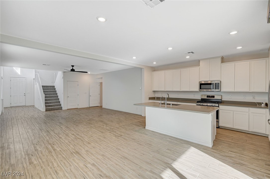 4449 Panoramic View Avenue