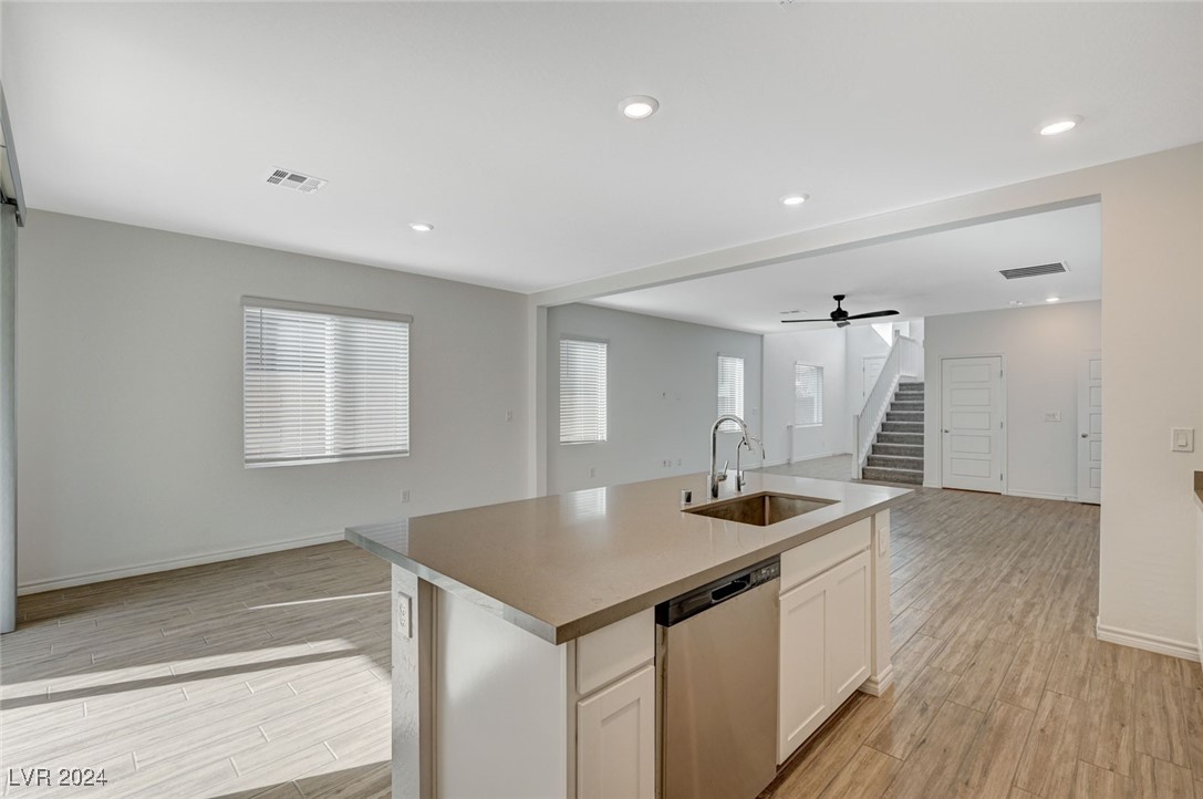 4449 Panoramic View Avenue