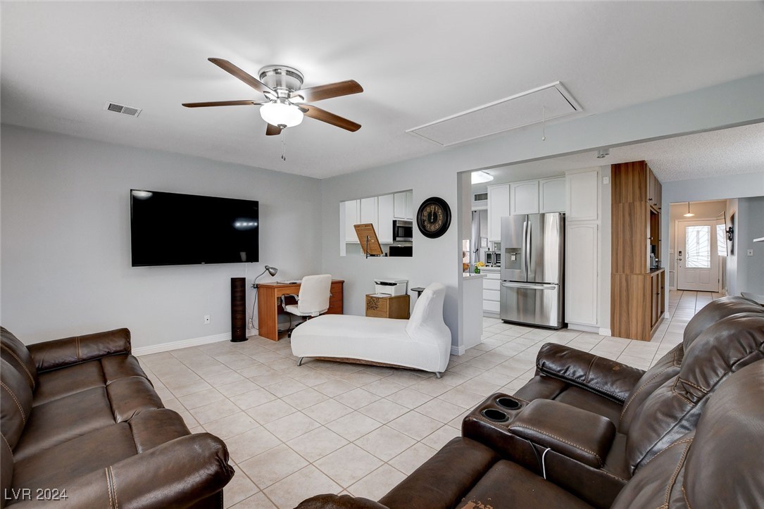 3153 Viewcrest Avenue