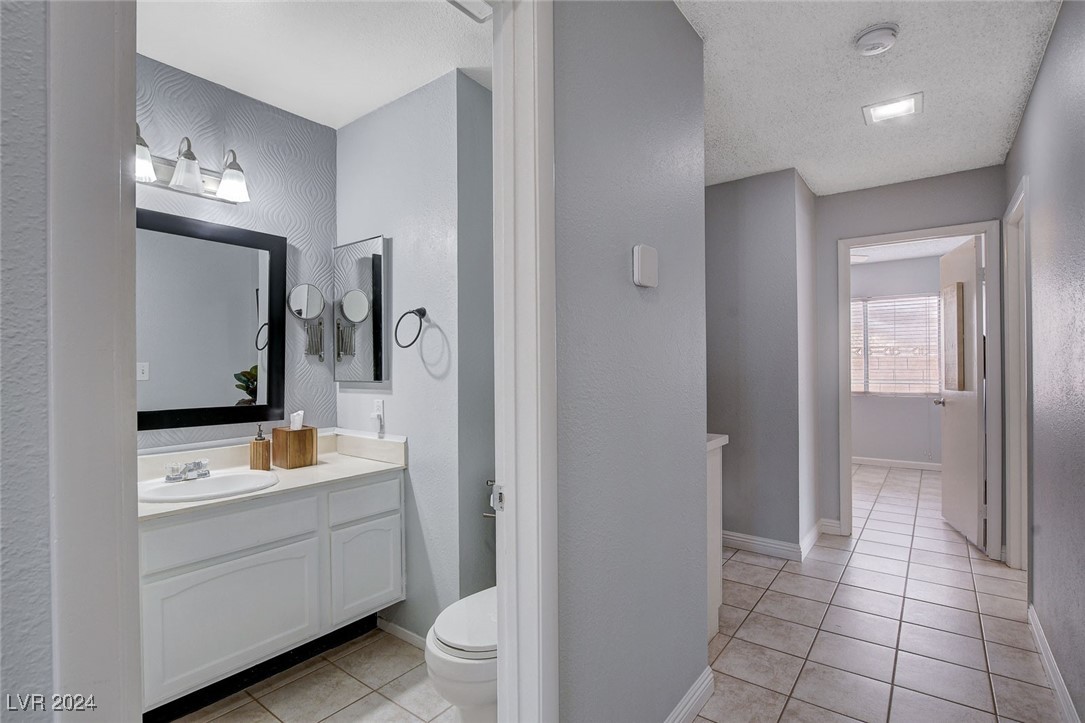 3153 Viewcrest Avenue