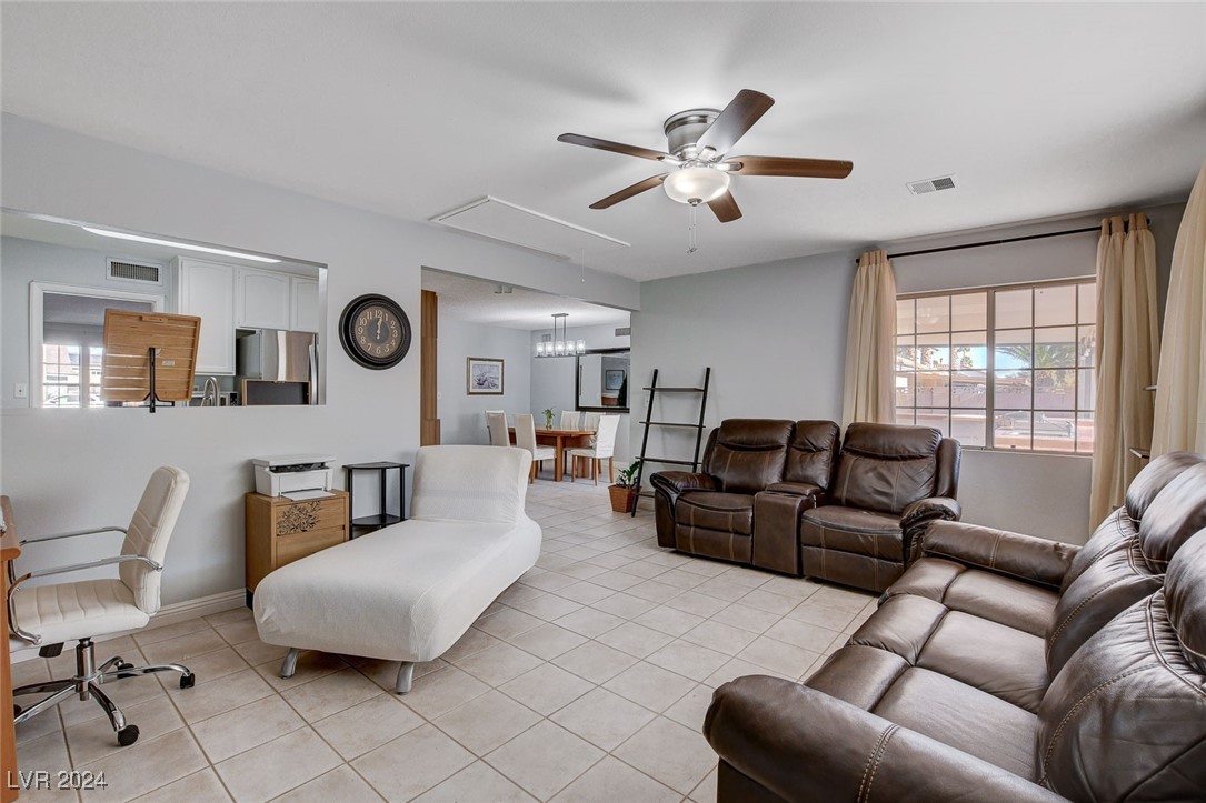 3153 Viewcrest Avenue