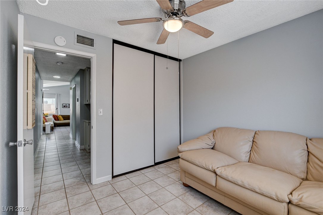 3153 Viewcrest Avenue