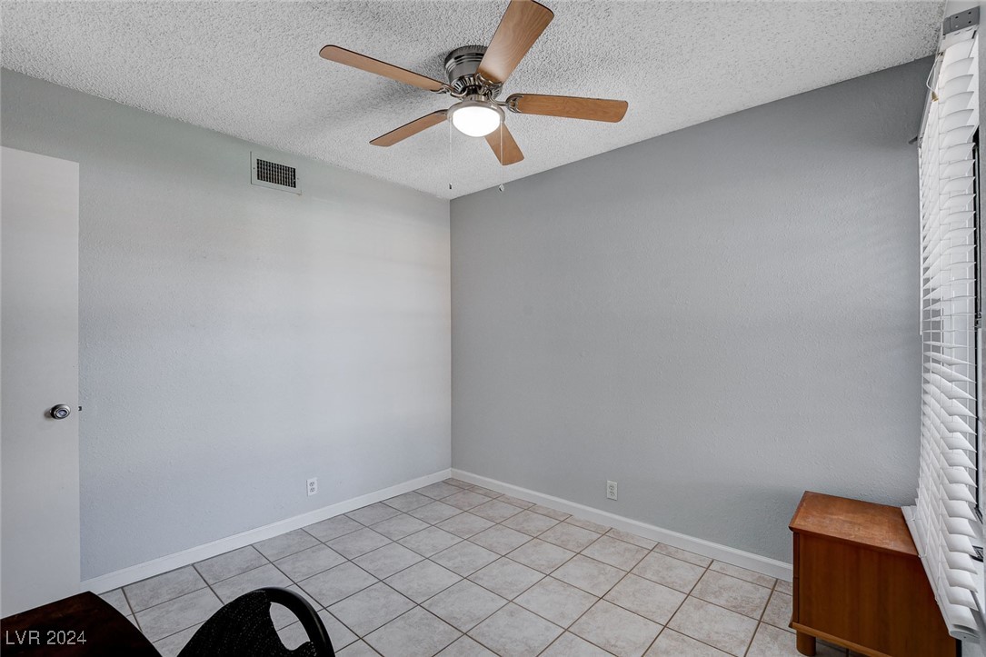 3153 Viewcrest Avenue