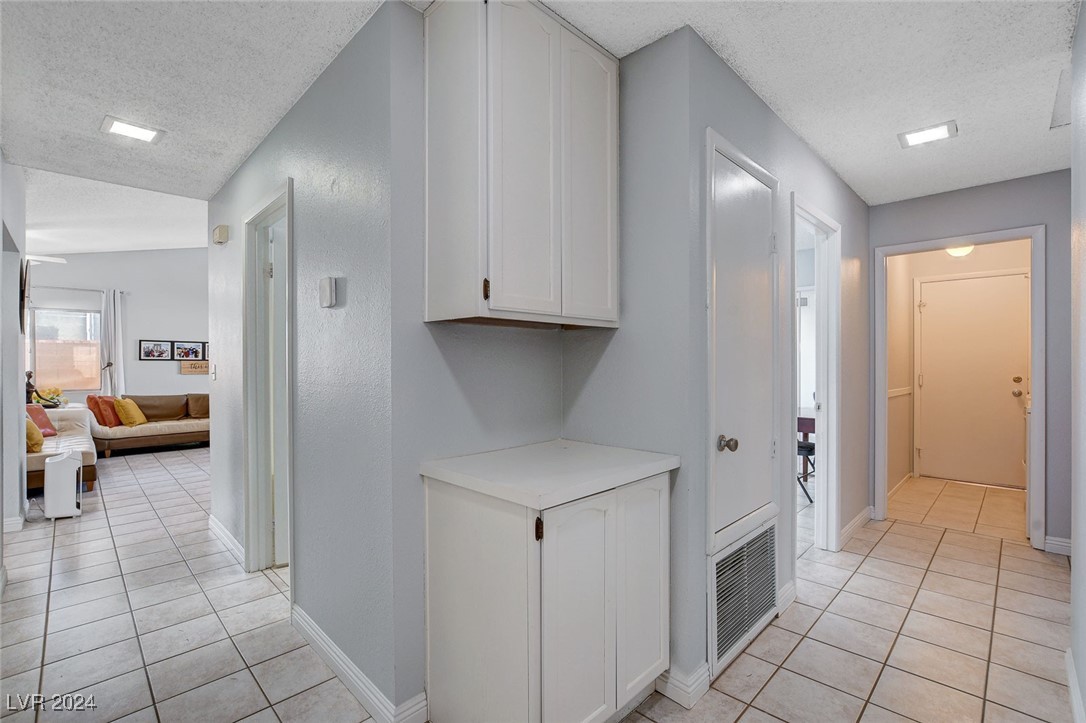 3153 Viewcrest Avenue