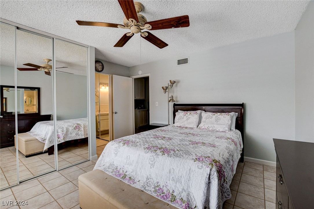 3153 Viewcrest Avenue