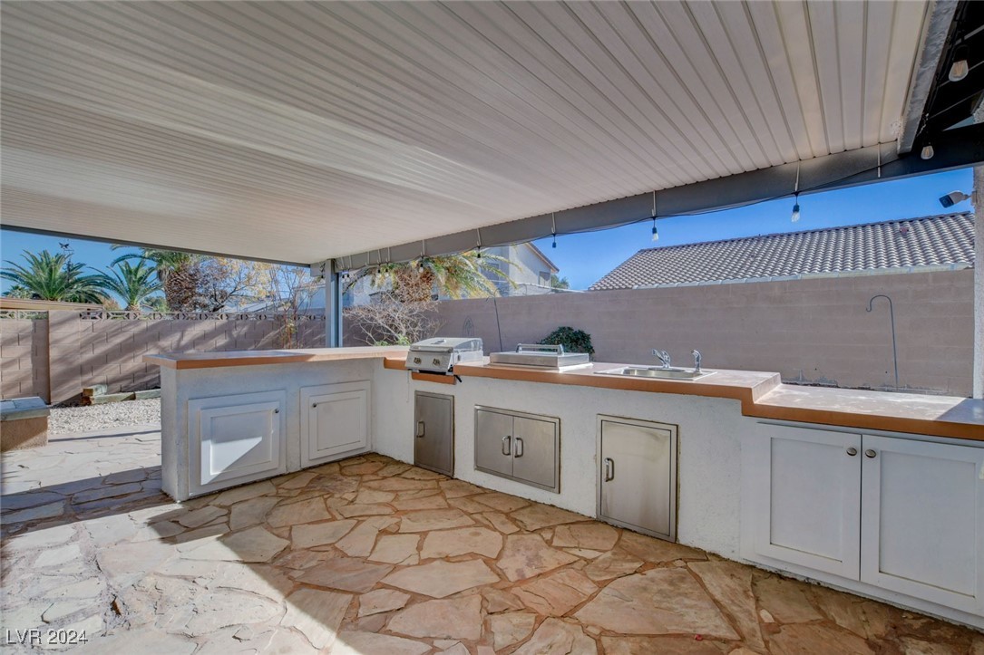 3153 Viewcrest Avenue