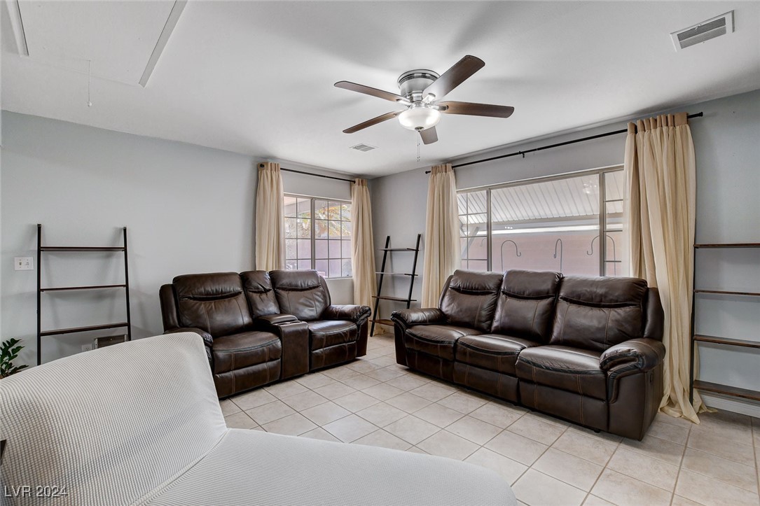 3153 Viewcrest Avenue