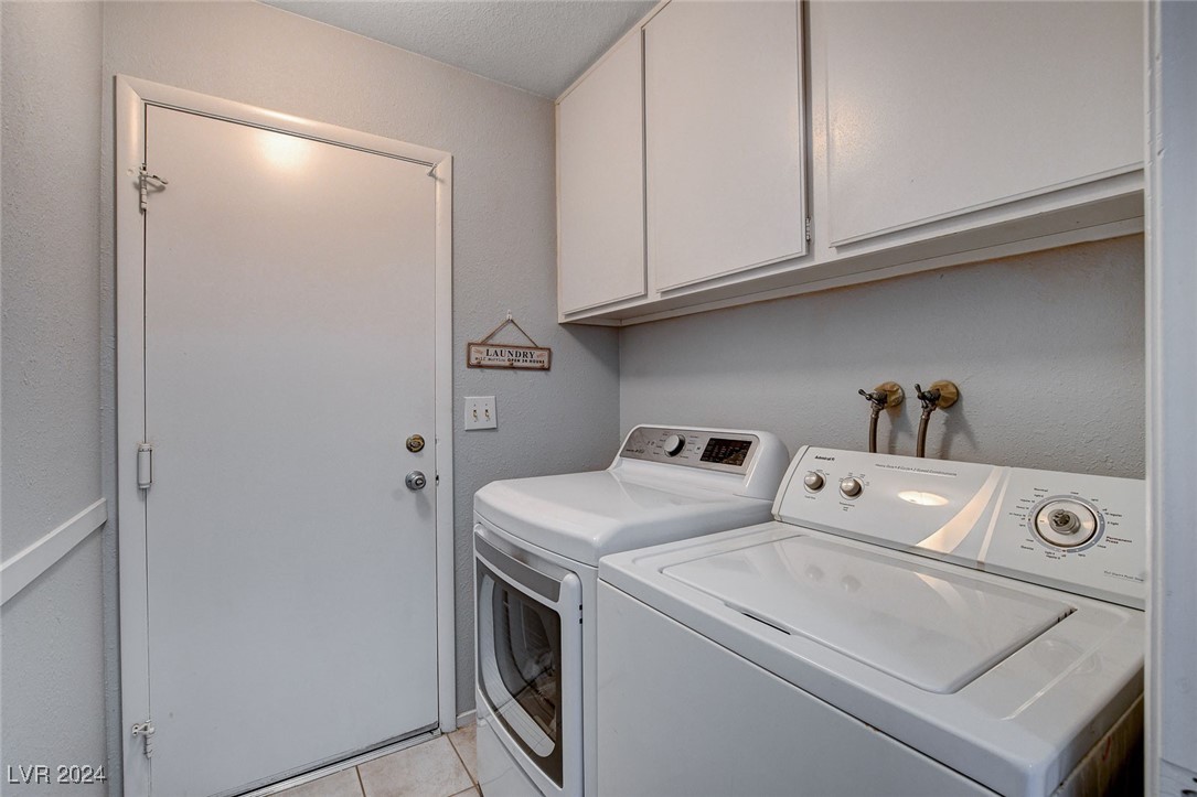 3153 Viewcrest Avenue