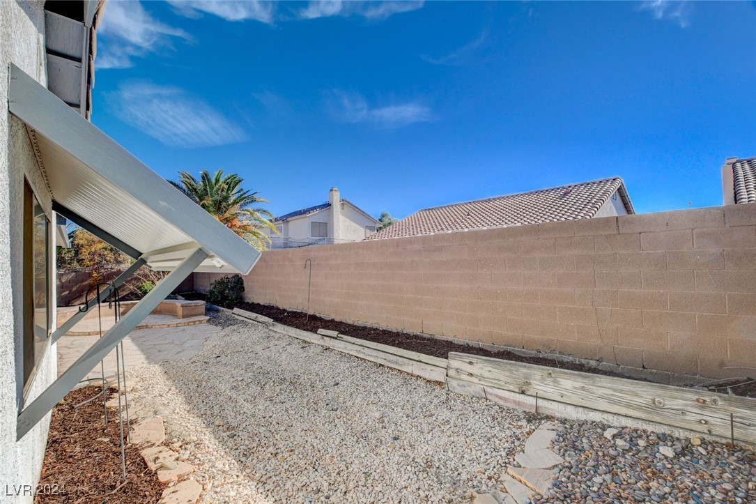 3153 Viewcrest Avenue