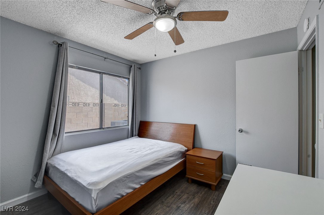 3153 Viewcrest Avenue