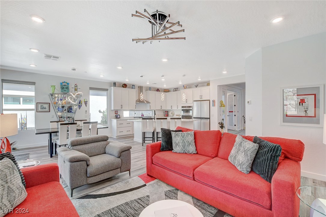 41 Sun Mirage Avenue