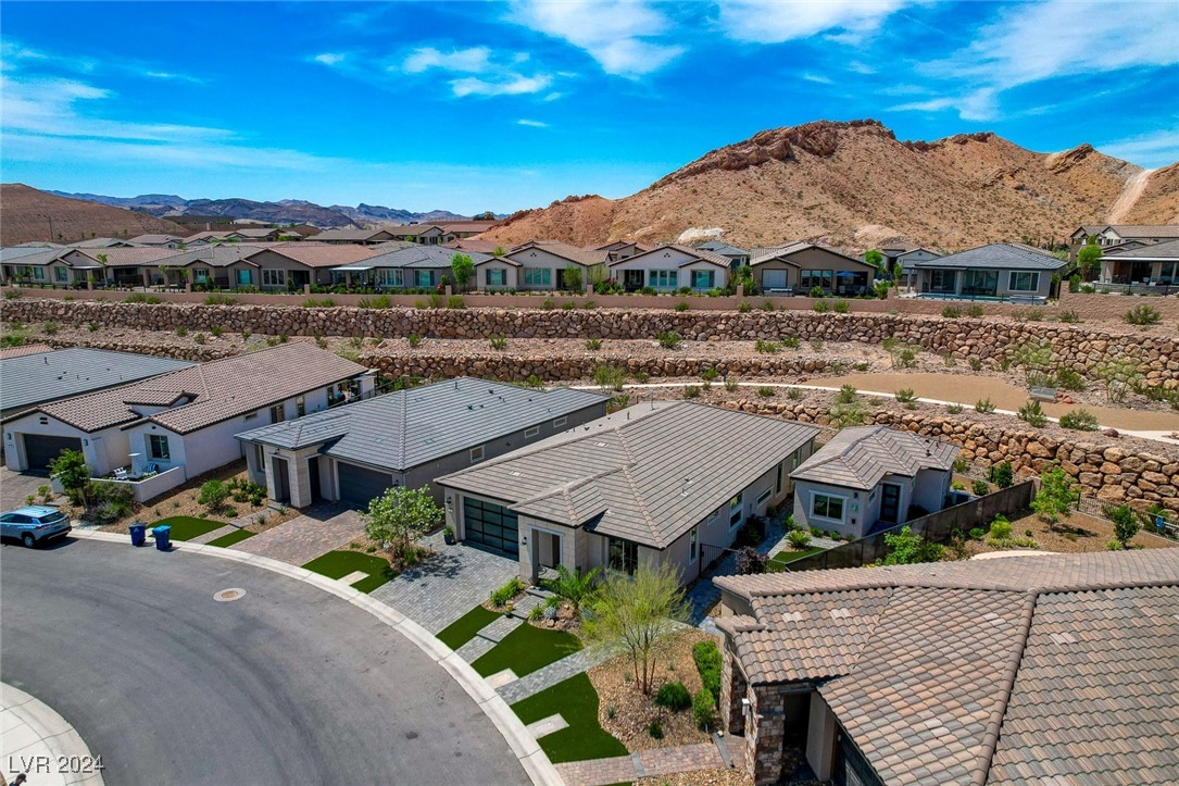 41 Sun Mirage Avenue