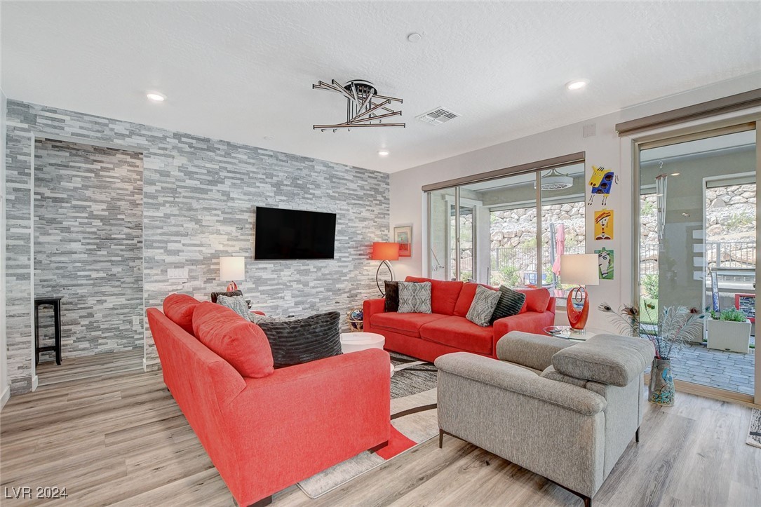 41 Sun Mirage Avenue