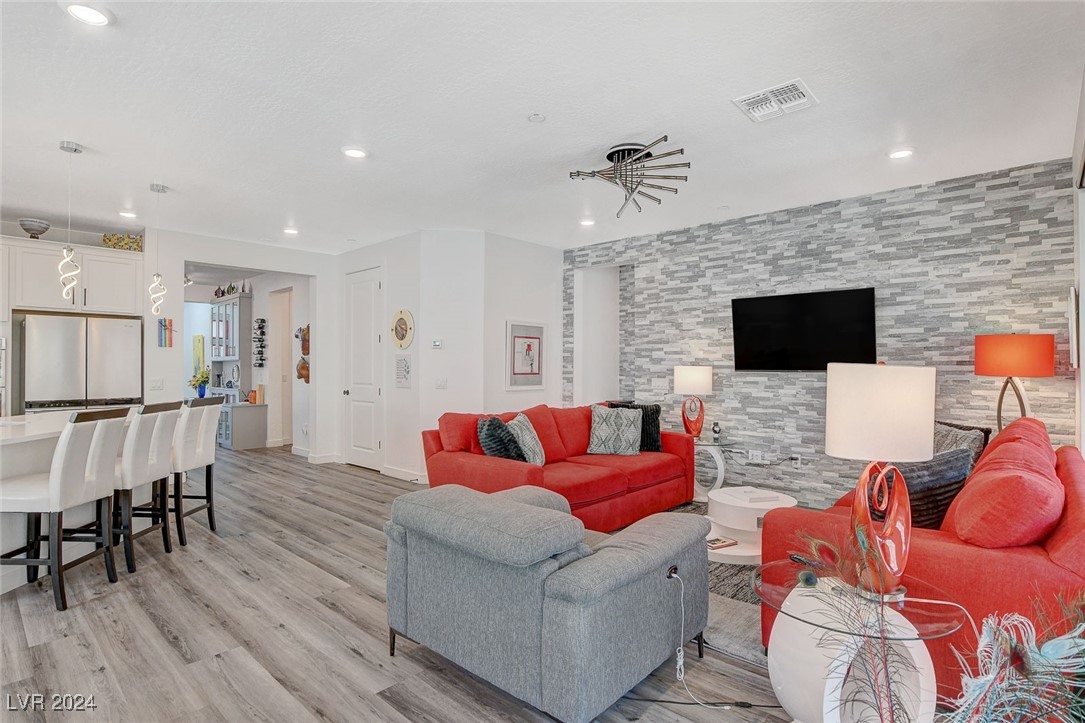 41 Sun Mirage Avenue
