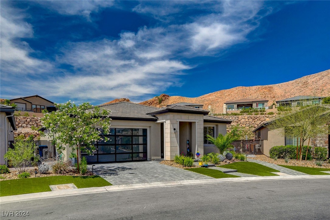 41 Sun Mirage Avenue