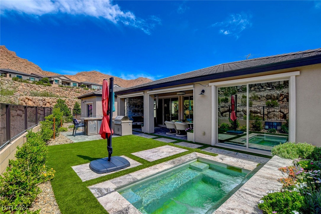 41 Sun Mirage Avenue