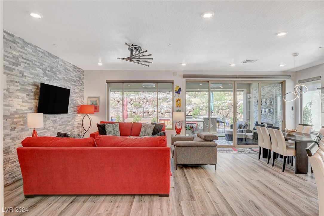 41 Sun Mirage Avenue