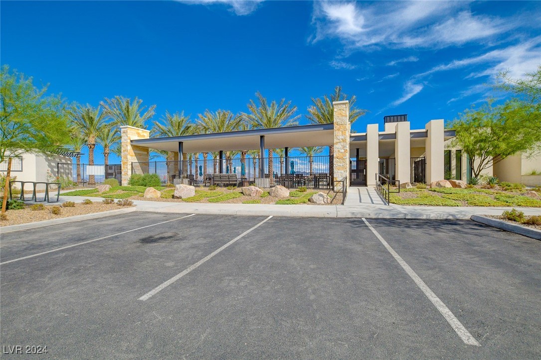 41 Sun Mirage Avenue
