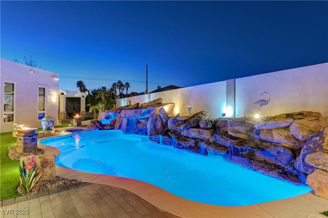 8104 Via Del Cerro Court