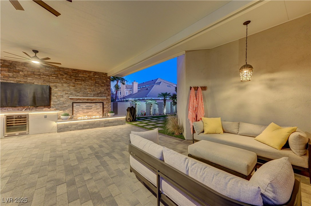 8104 Via Del Cerro Court