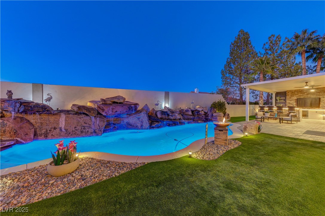 8104 Via Del Cerro Court