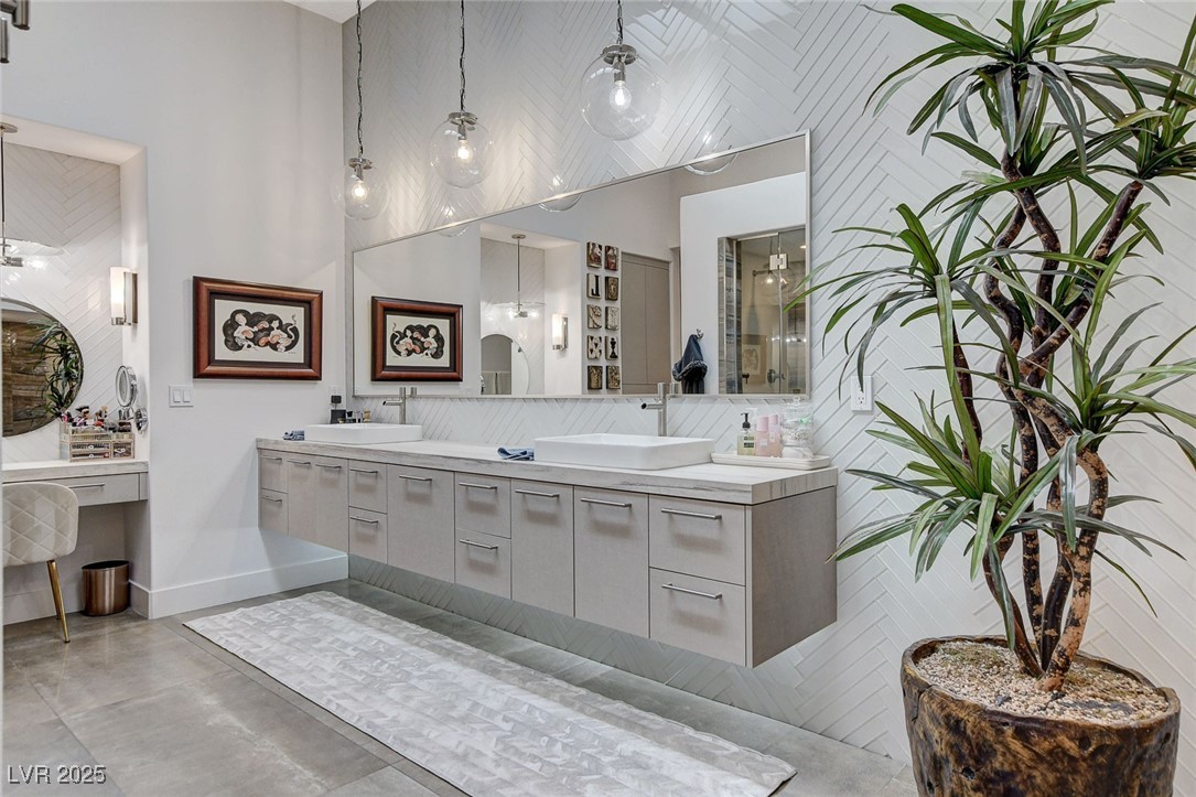 431 Tranquil Peak Court