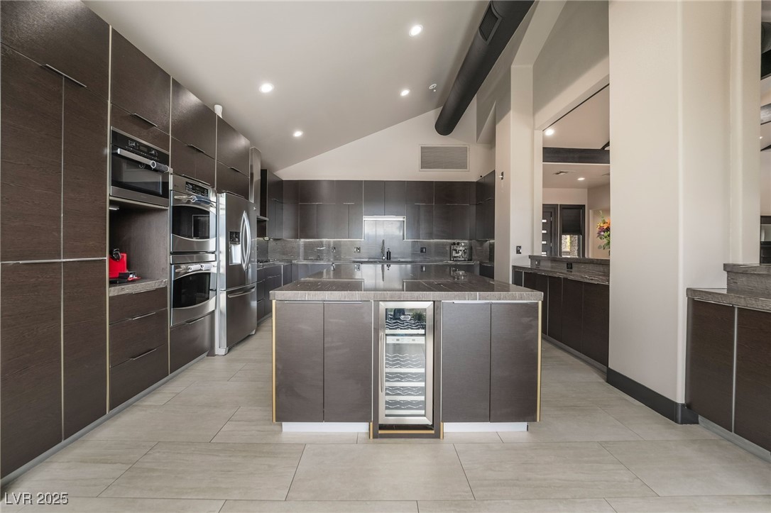 2905 La Mesa Drive