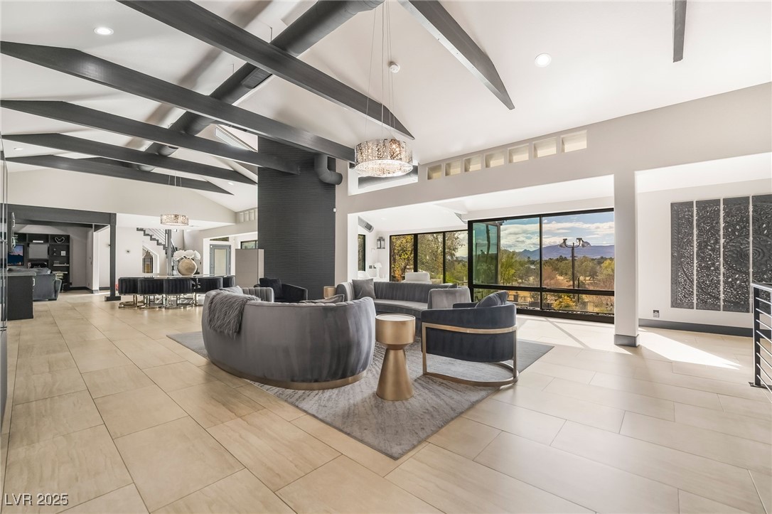 2905 La Mesa Drive