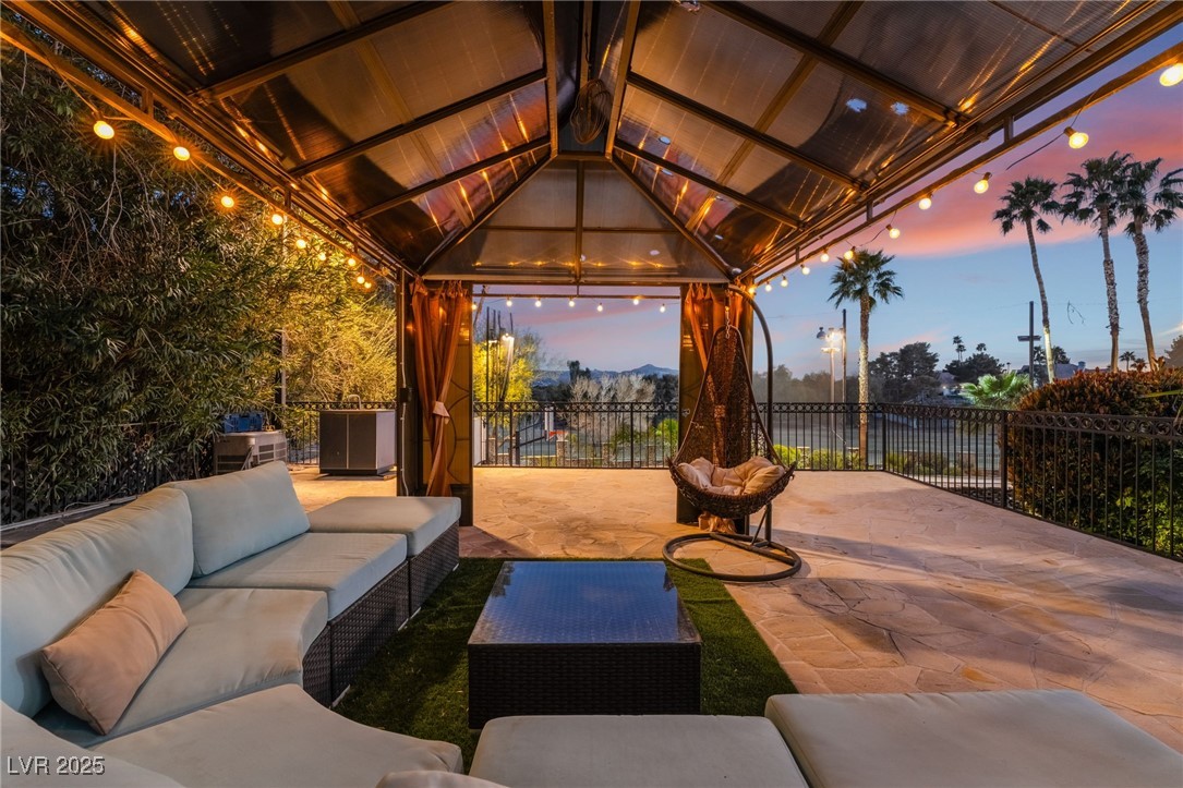 2905 La Mesa Drive